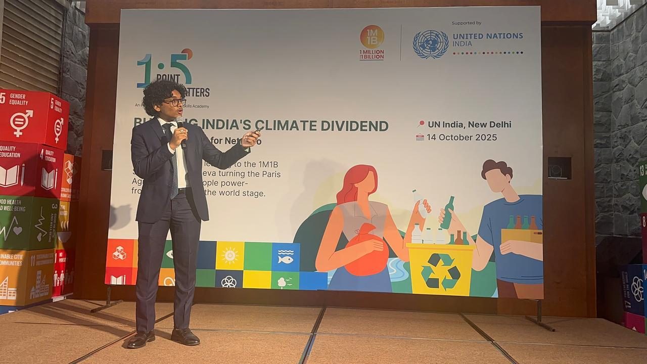 Hrithik Manikandan presenting at the 1.5 Matters event at UN India, New Delhi